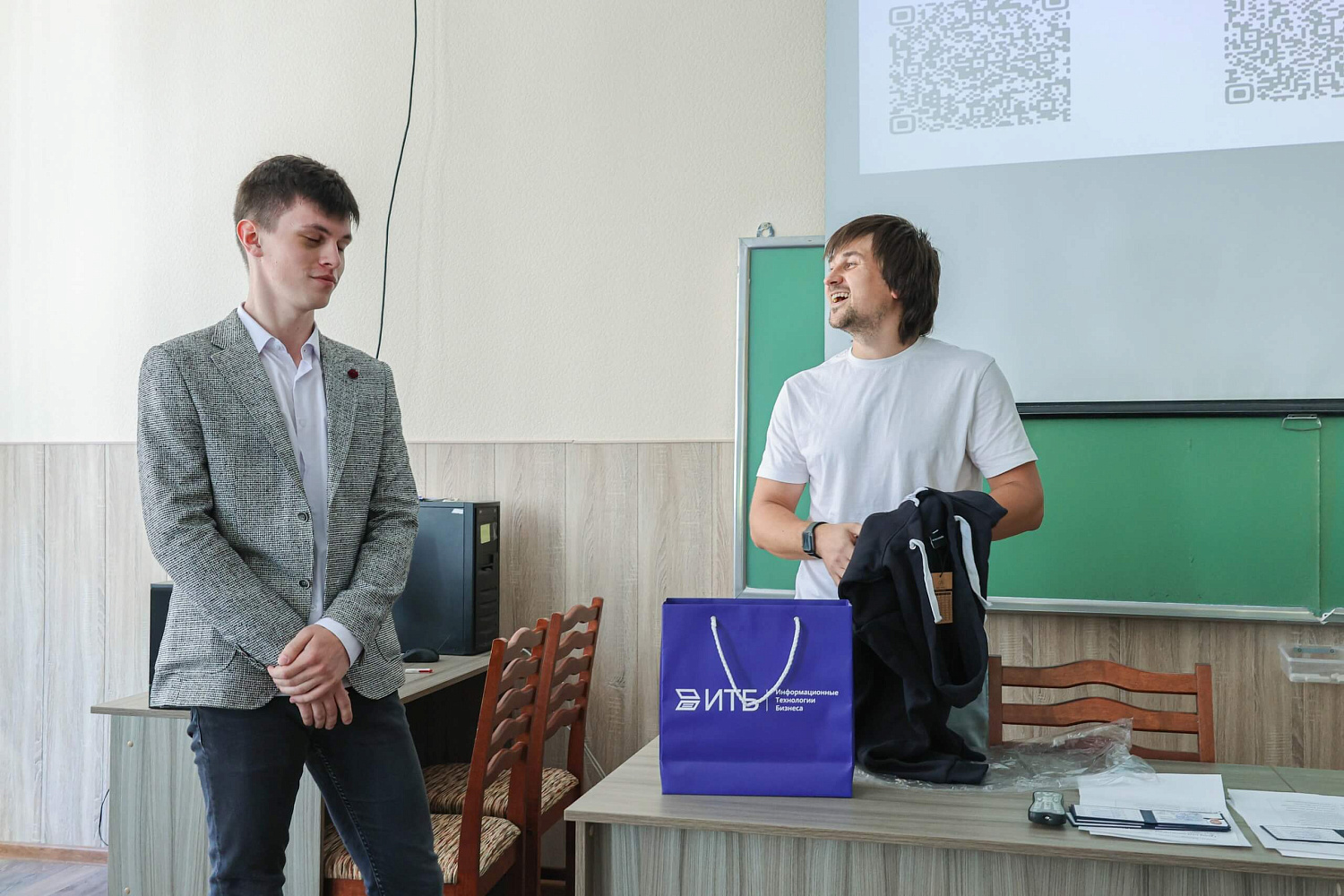 Специалисты нашей компании поздравили первокурсников кафедры Информационных технологий и цифровой экономики ИГХТУ с началом учебного года